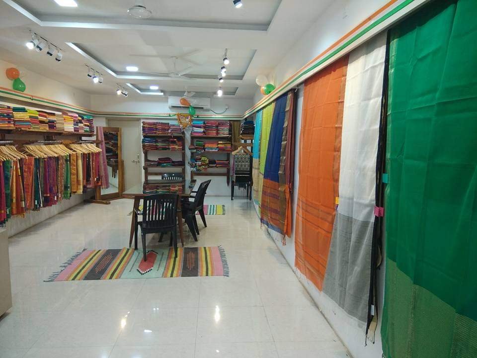 Best Maheshwari Saree Wholesalers in Indore - Justdial