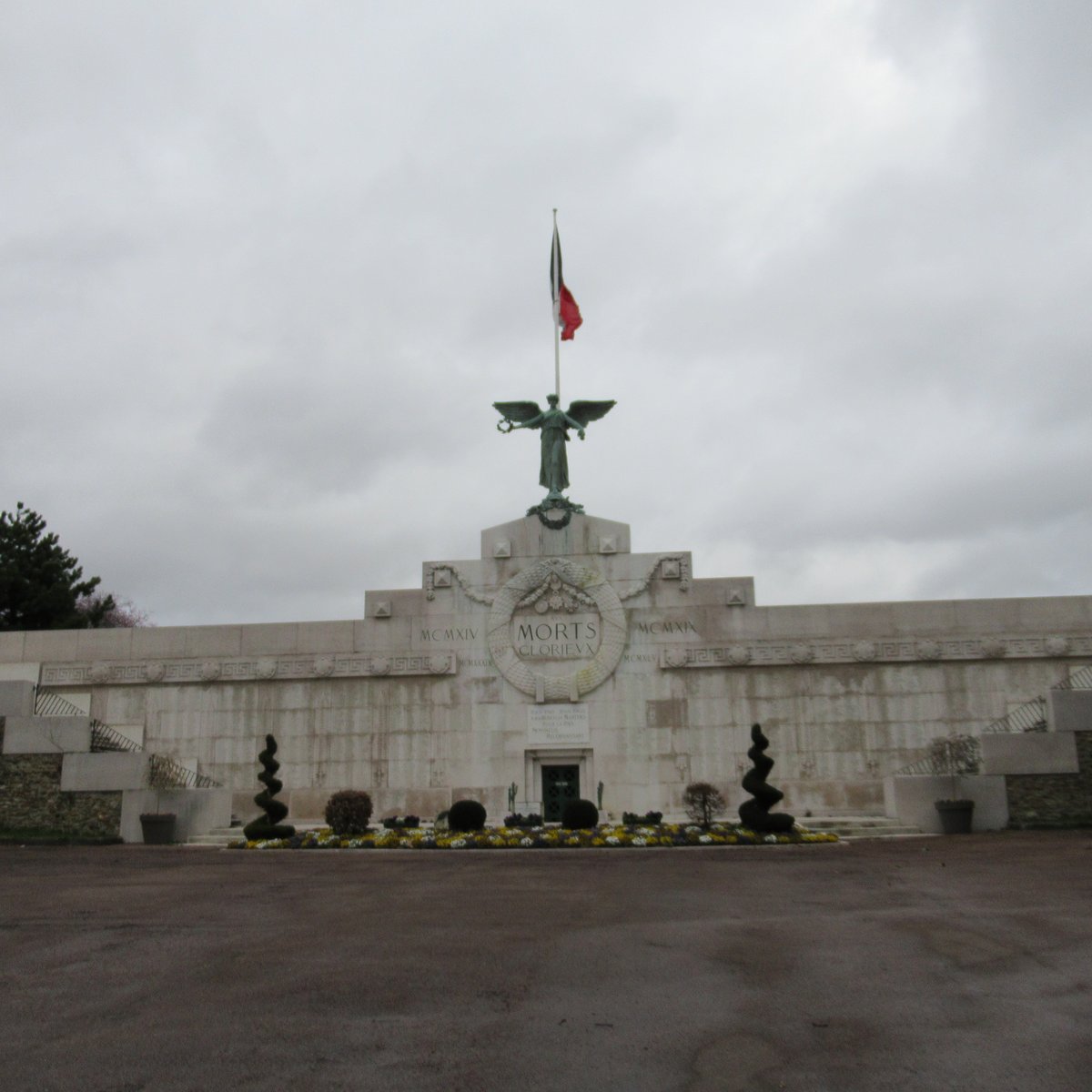 Monument Aux Morts (Montreuil) - All You Need to Know BEFORE You Go