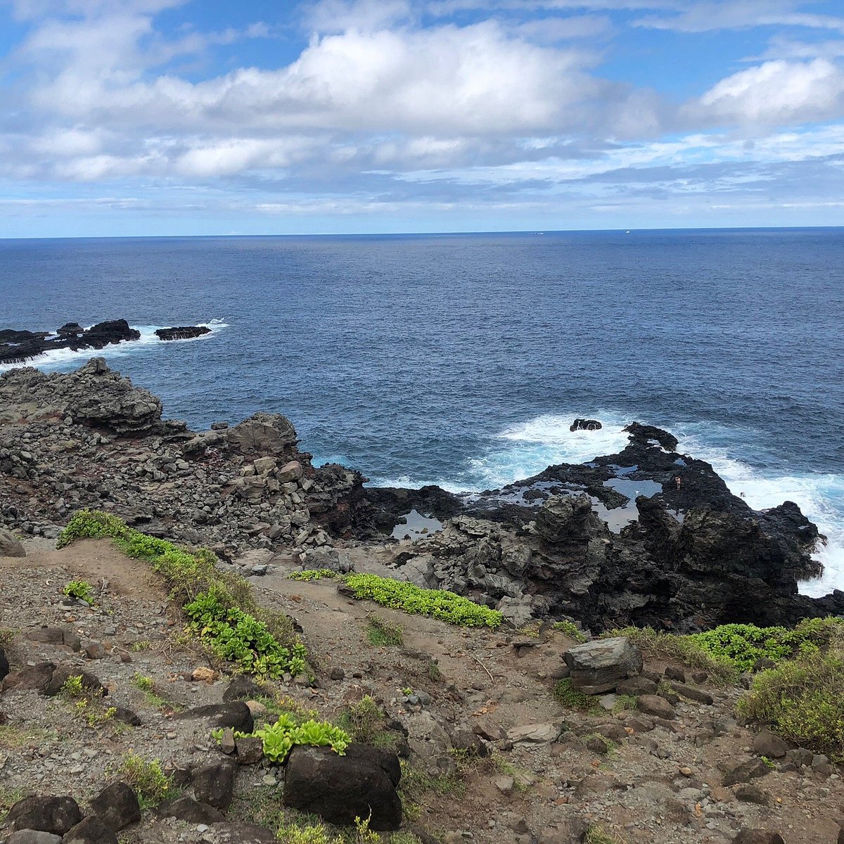 Crossing trails. Ваилуку. Wailuku.