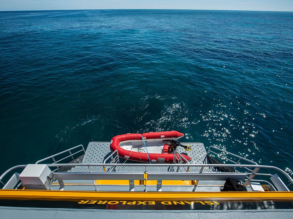 island explorer catamaran airlie beach