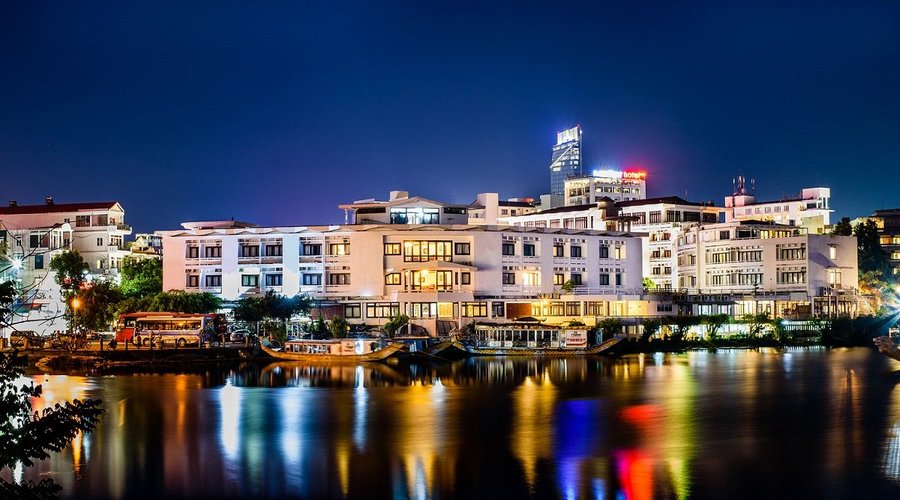 Night scene of Huong Giang Hotel Resort & Spa