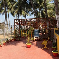 HARY' N LAV - Beachside restaurant