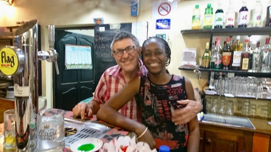 Vos hôtes Philomène et Alain...... bienvenus chez nous.