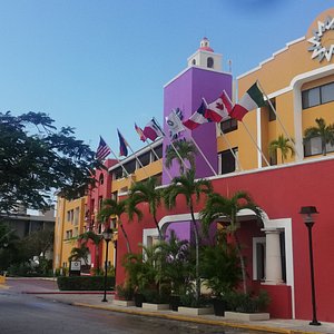 Hotel Adhara Cancún in Cancun, image may contain: City, Neighborhood, Street, Villa
