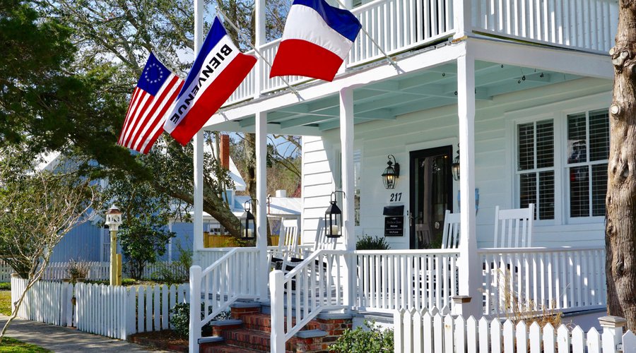 Having lived and traveled domestically and internationally we created a BOUTIQUE B&B experience for guests with "best practice" amenities and concierge services