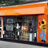 Exterior view of Ogirikan art gallery.