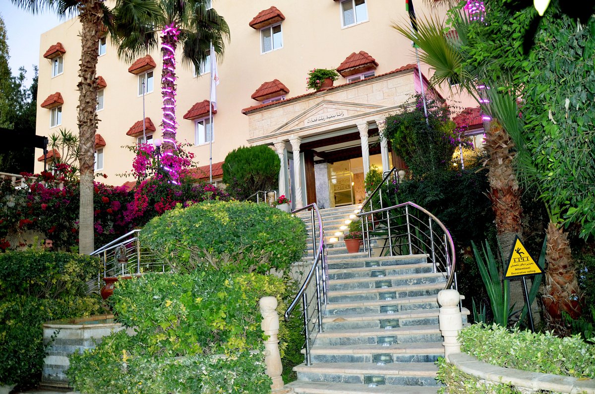 Amra Palace International Hotel, hotel in Petra - Wadi Musa