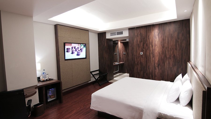 Harga Kamar Hotel Excelton Palembang Menawarkan Sebuah Bar BersamaWisata