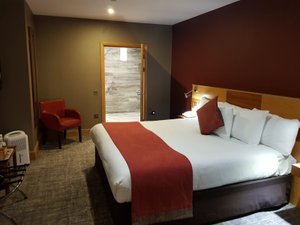 Room & Suite