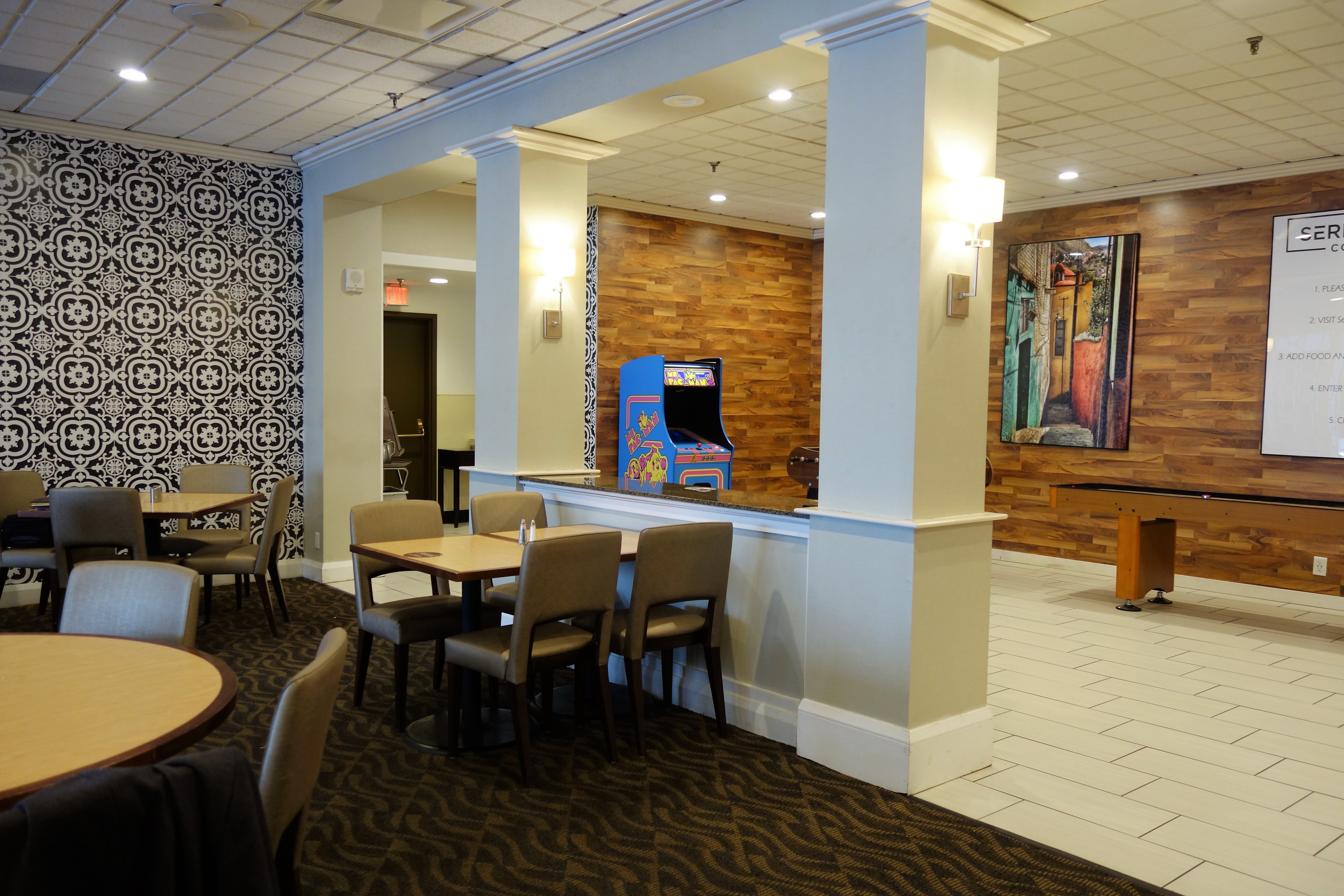 HOTEL BROOKLYN CENTER Updated 2024 Prices Reviews And Photos   Game Room And Restaurant 