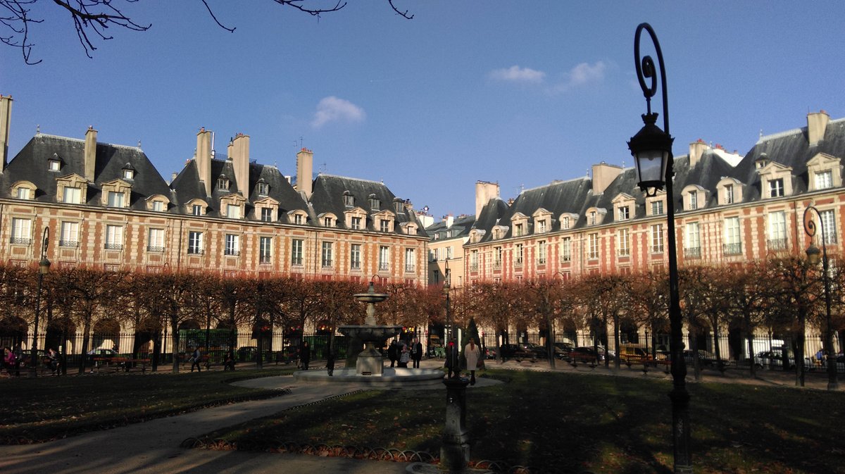 Place Des Vosges Opening Hours