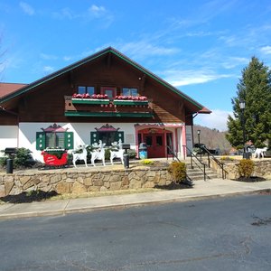 Nearby Welcome Center.