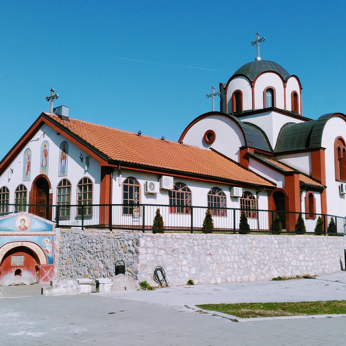 Храм пантелеймона петрозаводск. Храм Святого Пантелеймона в Кабардинке фото.