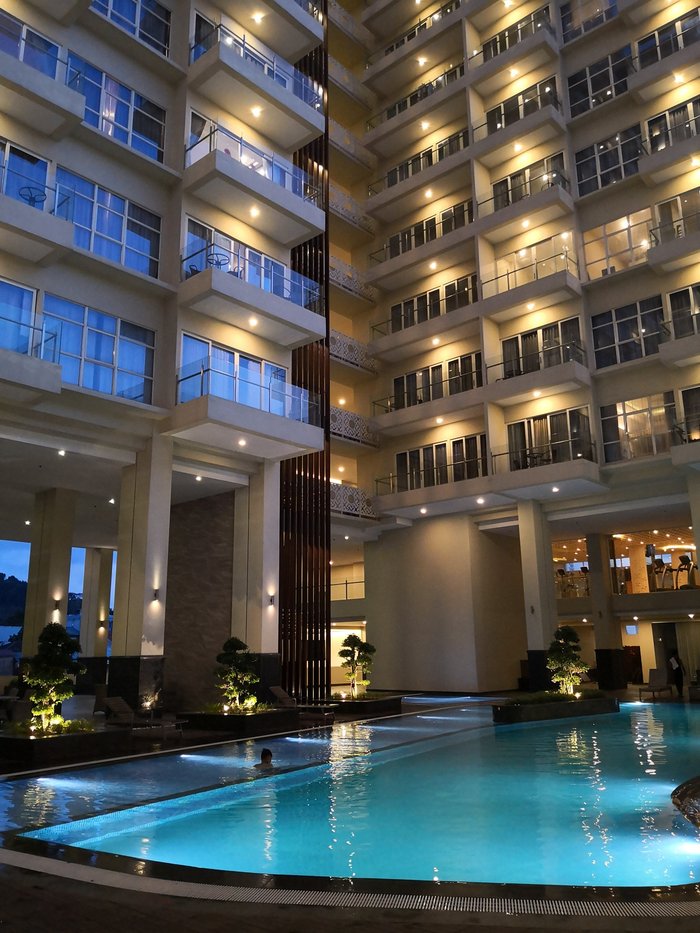 Aston Batam Hotel & Residences Pool: Pictures & Reviews - Tripadvisor