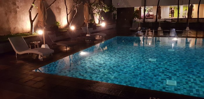 Hotel Santika Premiere Semarang Pool: Pictures & Reviews - Tripadvisor