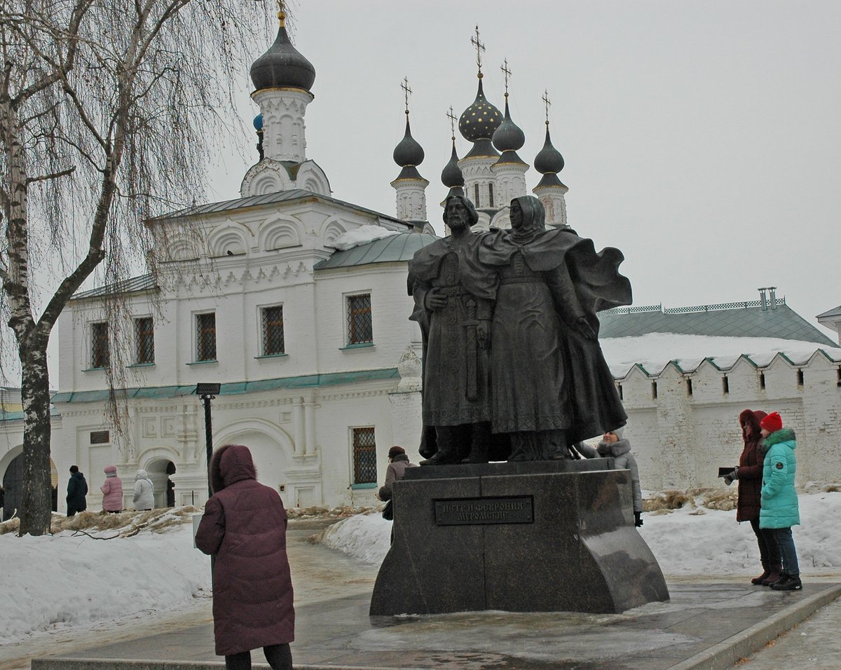 Памятник Петру и Февронии, муромским святым, Муром: лучшие советы перед  посещением - Tripadvisor