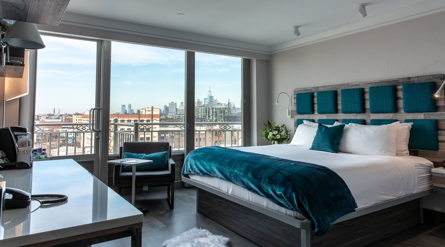 Signature Collection Deluxe King Terrace Manhattan View
