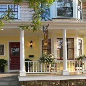 Almondy Inn B & B