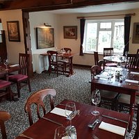 Day time dinning coma and enjoy a fabulous meal cooked and served by our friendly team
