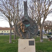 Estátua da Guitarra na Proa