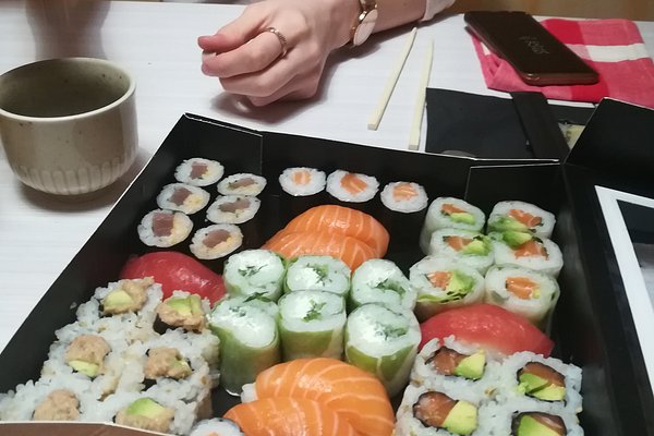 Plateaux Sushi daily - Picture of sushi daily, Anglet - Tripadvisor