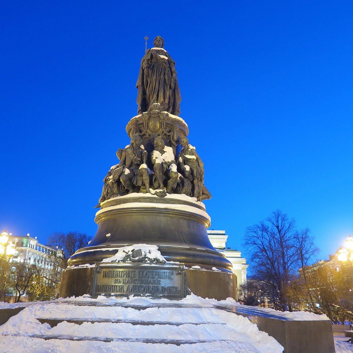 памятник екатерине 2 в санкт петербурге