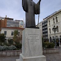 Statue of Damaskinos Papandreou