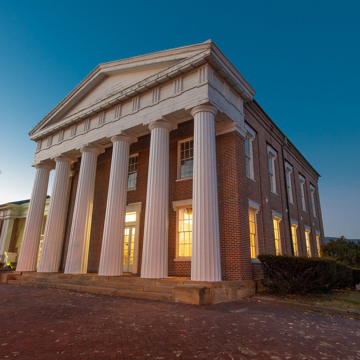 St library. University of the Potomac. Street Library.