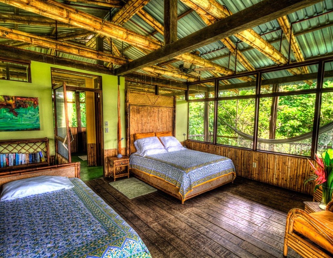 Iguana Lodge Beach Resort by null