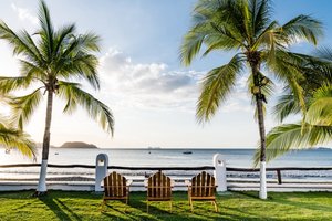 Pool & Beach