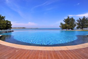 Piscina e praia