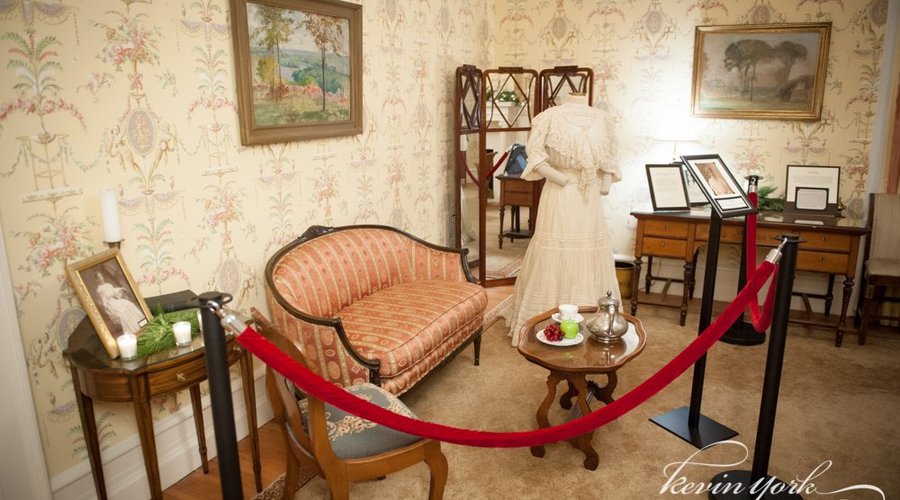 Guest Room, Cairnwood by Candlelight