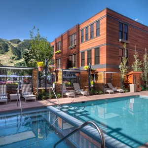 Hotel Jerome, Auberge Resorts Collection in Aspen, image may contain: City, Hotel, Office Building, Street
