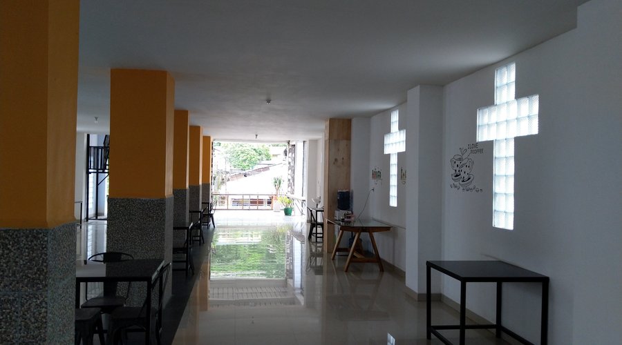 Breakfast and dining room