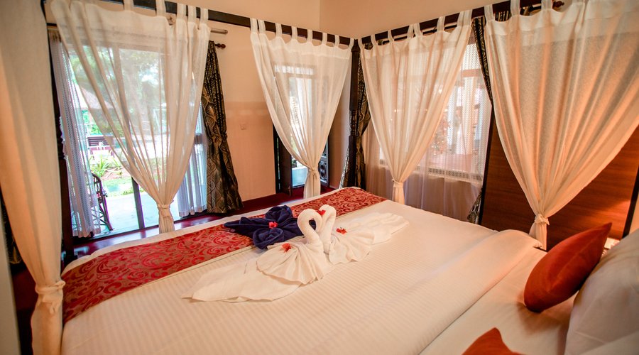 Deluxe pool view room