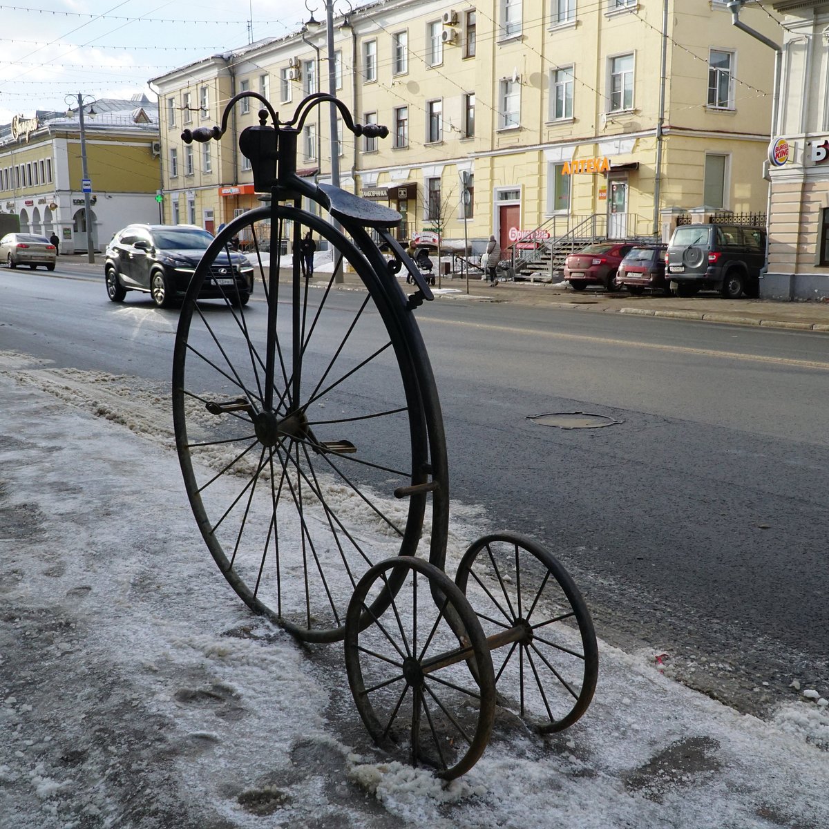 Памятник велосипеду Чебоксары