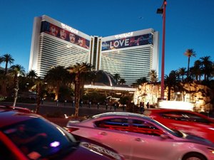 THE MIRAGE HOTEL & CASINO $66 ($̶1̶0̶8̶) - Updated 2023 Prices ...