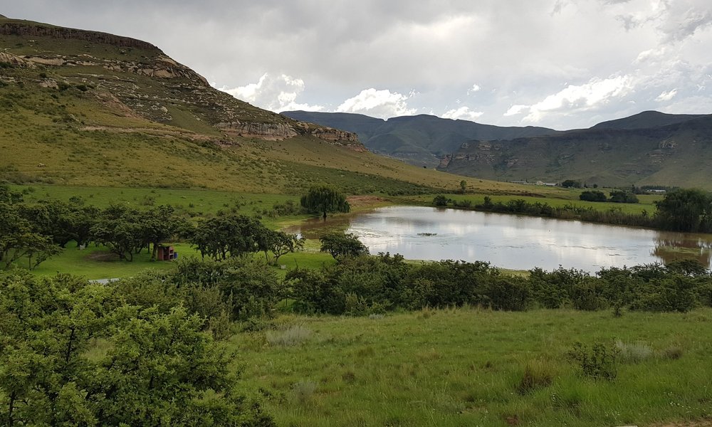 DI BUS STOP: 2021 Reviews (Clarens, South Africa) - Photos of ...