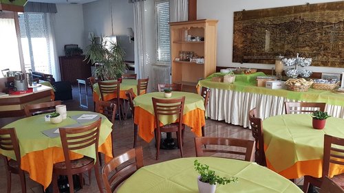 HOTEL CROCENZI - Prices & Reviews (San Marino/Borgo Maggiore)