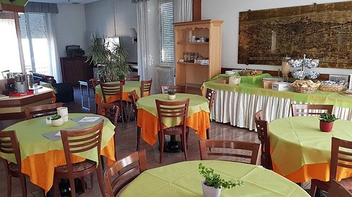 HOTEL CROCENZI - Prices & Reviews (San Marino/Borgo Maggiore)