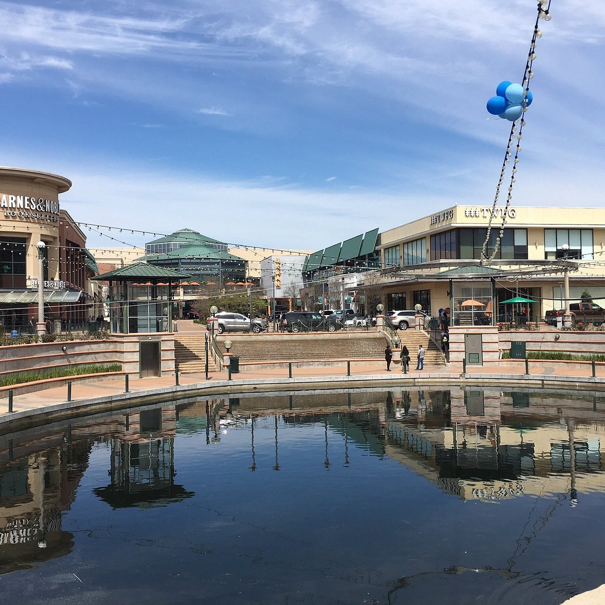 The Louisiana and Texas Retail Blogspot: The Woodlands Mall; The Woodlands  Texas