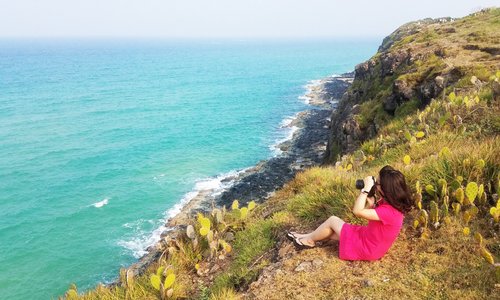 [ Phu Yen – Discovering Vietnam’s Coast and Hidden Beaches ]
 After spending time in bustling cities like Hanoi, Ho Chi Minh City and Hoi An, it’s time to head to a place where the essence of Vietnam hasn’t been as strongly impacted by western influence and tourism. 
 Phu Yen is the perfect place to experience just that.
 ===============
 ~ With Vietlong Travel refer to Southeast Asia with famous spots attracting tourists to make your trip meaningful and complete.
 https://vietlongtravel.com