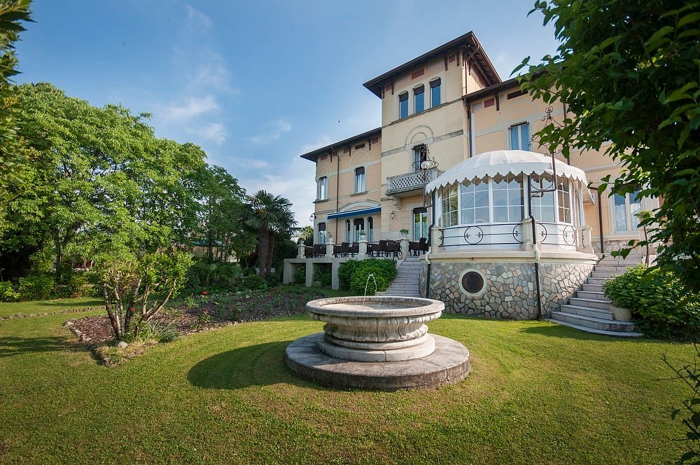 Hotel Villa Maria, hotell i Desenzano Del Garda