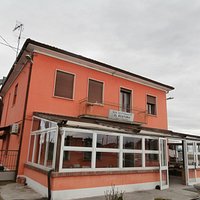 Locale con ampissimo parcheggio