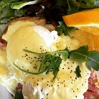 Sunday Brunch screams.. EGGS BENEDICT!!!!