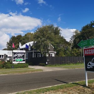 Sportsmans Lodge from the road