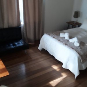 Muy recomendable , por la limpieza,calidad ,y calidez.ubicado en un sector residencial  de Osorno a 4 cuadras de la plaza de armas