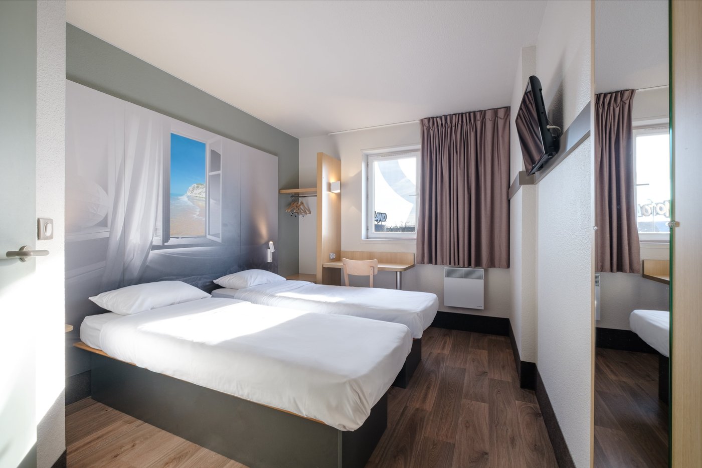 B&B HOTEL CALAIS CENTRE SAINT PIERRE $83 ($̶9̶8̶) - Prices & Reviews ...