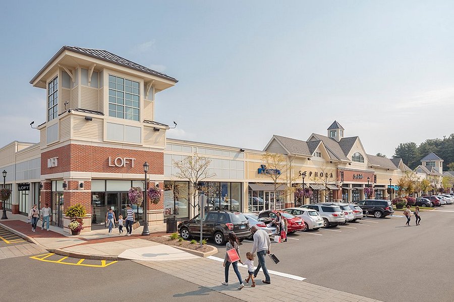 The Shoppes at Farmington Valley image