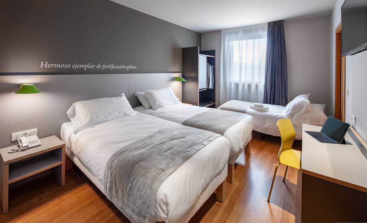 Ibis Styles Pamplona Noain Rooms: Pictures & Reviews - Tripadvisor